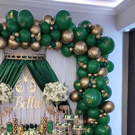 Emerald Green Quinceanera Theme Backdrop, Slytherin Quinceanera Theme, Sweet 16 Green Theme, Quince Colors, Quince Decorations Ideas, Emerald Green Quinceanera Theme, Green Quinceanera Theme, Green Fall Weddings, Princess Backdrop