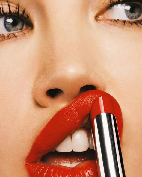 About – Isamaya Lipstick Photos, Burberry Beauty, Lip Cosmetics, Red Makeup, Velvet Lipstick, Honey Hair, Beauty Shoot, Beauty Shots, Lip Art