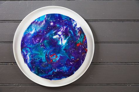 round galaxy cake Silver Sprinkles, Honeycomb Cake, Glaze Icing, Purple Food Coloring, Galaxy Cake, Chocolate Pound Cake, Yoghurt Cake, Diy Galaxy, Purple Food