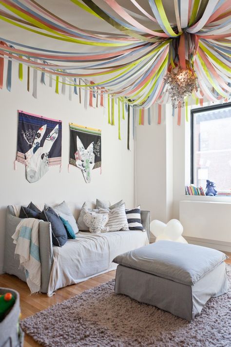 Dale Saylor and Joe Williamson in NYC | Remodelista Ikea Artwork, Appartement New York, Kids Deco, Diy Ceiling, Modern Ideas, Old Room, Yard Decorations, New York Apartment, Boho Living