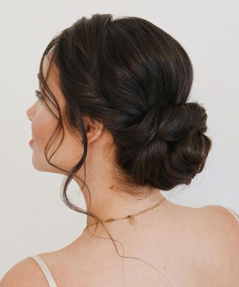 Hairstyles For A Wedding Guest Curls, Hairdo Wedding Guest, Guest Hair, Graduation Hairstyles, Wedding Guest Hairstyles, Long Hair Wedding Styles, Bridal Updo, Haircut Hairstyle, Bun Hairstyles For Long Hair