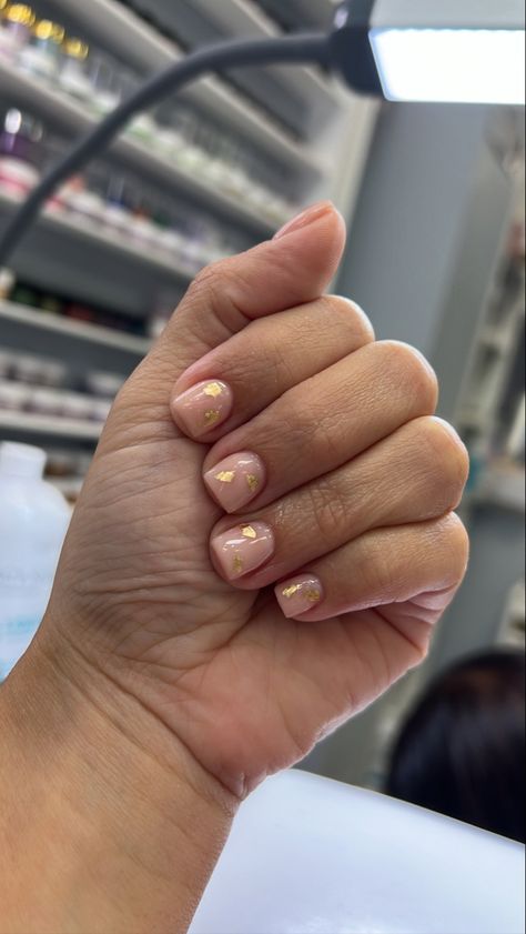 Bubble bath base coat with gold flakes 😍 Bubble Bath Nails, Nails With Gold, Gold Flakes, Bubble Bath, Gold Nails, Base Coat, Short Nails, Hair Makeup, Bubbles