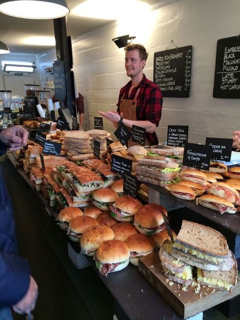 Sandwich Bar Interior, Sandwich Counter Display, Sandwich Deli Shop, Sandwich Display Ideas Coffee Shop, Restaurant Sandwich Ideas, Sandwich Shops Interior, Small Sandwich Shop Ideas, Sandwich Catering Display, Coffee Shop Lunch Ideas