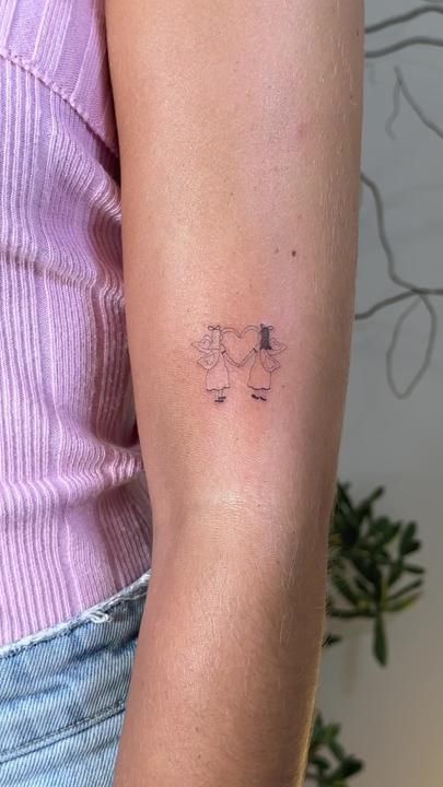 Doldol Tattoo, Dainty Sister Tattoos, Dainty Matching Tattoos, Mini Tattoos Ideas, Cute Matching Tattoos, Tattoo Apprentice, Female Tattoo Artists, Kawaii Tattoo, Matching Tattoo