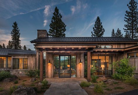 Martis Camp Haven - Matthew O'Dorisio Log Cabin Exterior, Mountain Modern Home, Mountain Home Exterior, Martis Camp, Lake Houses Exterior, Camp Lake, Barn Style House Plans, Cabin Exterior, Modern Farmhouse Exterior