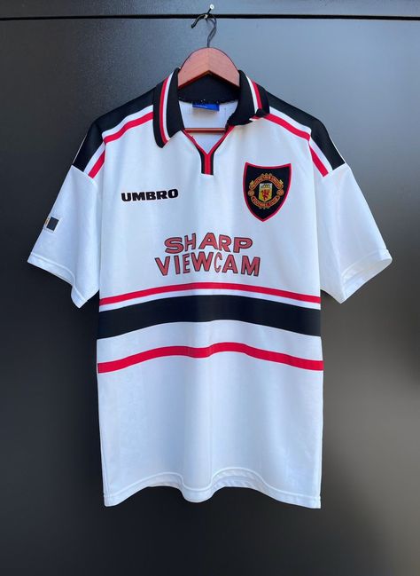 MANCHESTER UNITED 1997/1999 FOOTBALL SHIRT JERSEY AWAY UMBRO Man United Vintage Jersey, Manchester United Retro Jersey, Man United Jersey, Block Core, Retro Football Jersey, Vintage Football Jersey, Manchester United Jersey, Manchester United Shirt, Football Jersey Outfit