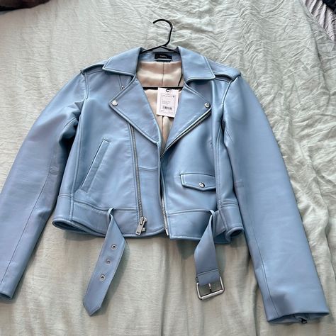 Never Worn Theory Blue Leather Jacket. Size Small Oversized Look Jackets Leather Women, Blue Jacket Outfit Women, Blue Leather Outfit, Aesthetic Blue Outfits, Pwhl Toronto, Blue Leather Jacket Outfit, Light Blue Leather Jacket, Cute Leather Jacket, Womens Leather Jacket Outfit