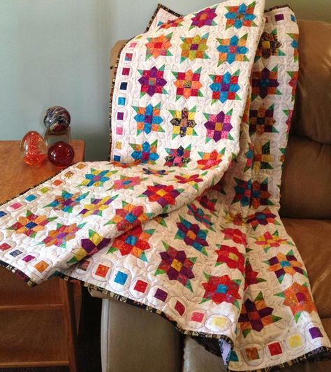 Flowers Squared Quilt #528 | Craftsy Torte Creative, Flower Quilt Patterns, Flowers Quilt, Lap Quilt Patterns, Bright Quilts, Colorful Quilt, Quilt Pattern Download, Tshirt Quilt, Wedding Quilt