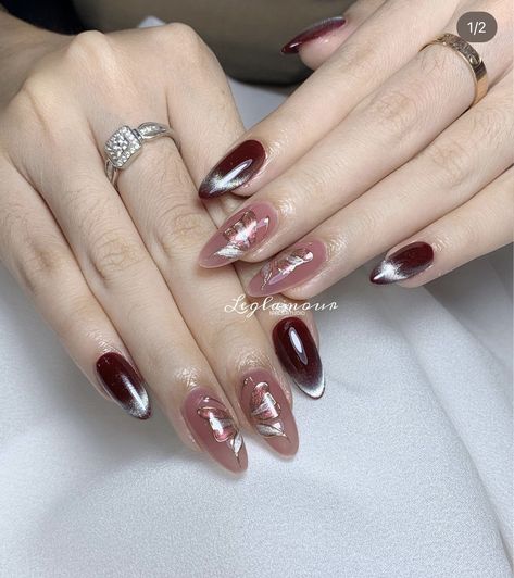 Nail Art Merah Maroon, Nail Art Maroon, Maroon Nail Art, Maroon Nail Designs, Bentuk Alis, Henna Nails, Hard Gel Nails, French Manicure Designs, Eye Nail Art