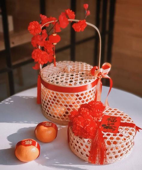 Ang Pao Design, Chinese New Year Hampers, New Year Hampers, Business Gift Baskets, Cny Hampers, Hampers Ideas, Chinese New Years, Eid Hampers, Ang Pao