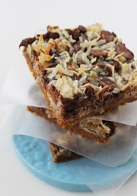 Congo Bars (coconut, graham crackers, chocolate chips, sweetened condensed milk, etc) Congo Bars Recipe, Best Chocolate Chip Cookie Bars, Congo Bars, Coconut Chocolate Bars, Tummy Yummy, St Patricks Day Food, I Heart Naptime, Coconut Bars, Best Chocolate Chip