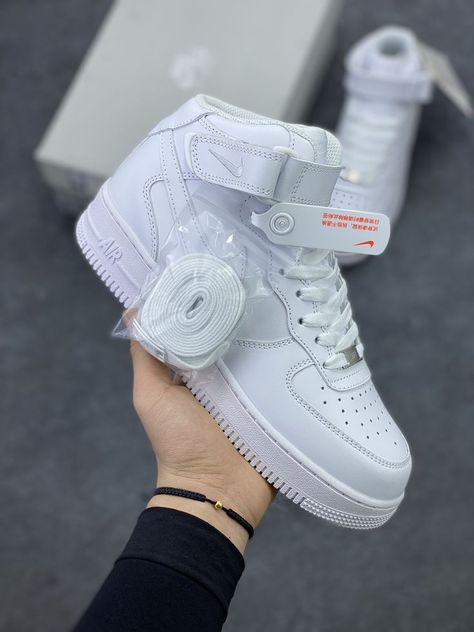 4 Link Suspension, Af1 Mid, Hip Hop Sneakers, All Nike Shoes, Nike Air Shoes, Nike Air Jordan Retro, Shoes Cheap, Air Jordan Retro, Soft Shoes