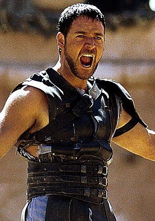 GLADIÁTOR Russell Crowe Gladiator, Russel Crowe, Men Actors, Gladiator Movie, Celebrity Men, Beau Film, Roman Britain, Are You Not Entertained, Lana Turner