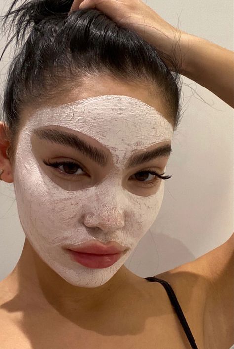 Amandakhamkaew on instagram stories Face Mask Aesthetic, Mask Aesthetic, Vogue Beauty, Skin Routine, Glass Skin, Maquillaje Natural, Clean Beauty, Beauty Secrets, Pretty Face