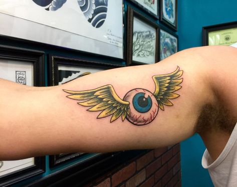 Evolve1 on Instagram: “Thank you Preston✨ #walkin #firsttattoo #vondutch #flyingeyeball. . . Check out more art on our shop IG and Follow @2thumbstattoohi Thanks…” Mooneyes Tattoo, Eyeball With Wings Tattoo, Eye Ball Tattoos, Flying Eyeball Tattoo, Flying Eyeball, Eyeball Tattoo, Tattoo 2024, Dad Tattoos, Wings Tattoo