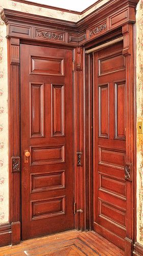 Victorian Back Door, Victorian Doorway, Victorian Moulding, Victorian Interior Doors, Doorway Moulding, Victorian Doors, Ideas For House, Victorian Home Interior, Brooklyn Brownstone