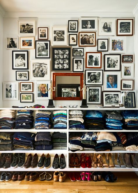 Tiny Closet Ideas, Clothing Shelves, Hallway Pictures, Tiny Closet, Open Closet, Furniture Scratches, Relaxing Bedroom, New York Apartment, Eclectic Art