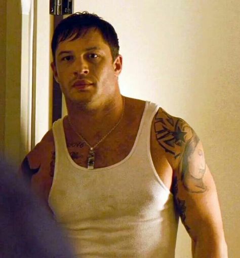 TOMMY CONLON Tom Hardy Shirtless, Tommy Conlon, Ryan Reynolds Haircut, Tom Hardy Warrior, Tom Hardy Haircut, Warrior 2011, Buzz Cut With Beard, Growing Facial Hair, Beard Fade