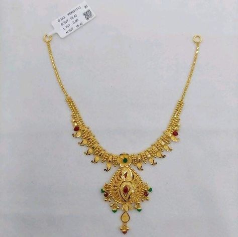 Pretty Gold Necklaces, Indian Gold Necklace Designs, Gold Jewelry Prom, Hand Chain Jewelry, Gold Jewels Design, Neck Pieces Jewelry, Gold Bridal Necklace, Black Beads Mangalsutra Design, Gold Chain Design