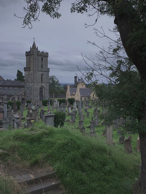 #scotland #moody #cloudy #grey #darkacademia #darkaesthetic #cemetery #graveyard #gothic #architecture #stirling Northeastern Gothic, Castle Graveyard, Cemetery Architecture, Gothic Graveyard, Beautiful Cemeteries, Brontë Sisters, Changing Aesthetic, Gothic Landscape, Story Settings