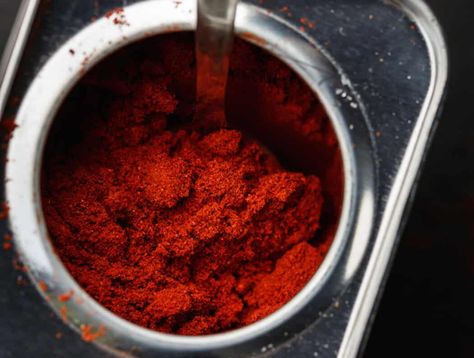 What's A Good Smoked Paprika Substitute? - PepperScale Paprika Substitute, List Of Herbs, Red Spice, Seasoning Blends, Master List, Spanish Dishes, Just Eat It, Seasoning Blend, Herbs And Spices