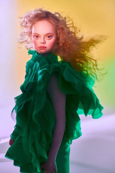 The Radical Beauty Project: Changing How We See People With Down's Syndrome #refinery29 https://www.refinery29.com/en-gb/radical-beauty-project-downs-syndrome# Elizaveta Porodina, Cup Hat, Derby Fascinator, Do Cute, Melbourne Cup, Disabled People, Royal Ascot, Body Poses, Interesting Faces