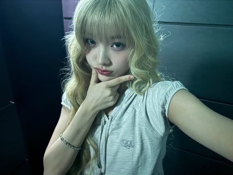 #illit #iroha sep0424 Pre Debut, Lucky Girl, Pretty Selfies, Debut Album, Cute Cartoon Wallpapers, Cute Icons, Kpop Idol, South Korean Girls, Mini Albums