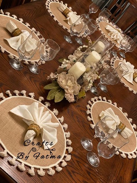 Table Placemats Ideas, Burlap Table Decorations, Placemats Ideas, Placemat Ideas, Burlap Placemats, Farmhouse Placemats, Diy Placemats, Table Runner Diy, Table Cloth Decorations