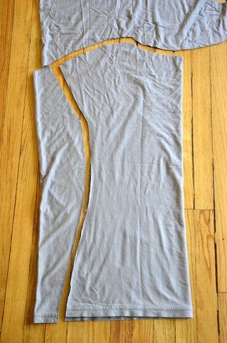 Make a T-Shirt or T-Shirt Dress Out of a Bed Sheet : 9 Steps (with Pictures) - Instructables Shirt Dress Tutorials, Summer Dresses Tutorial, Long Tshirt Dress, Shirt Extender, Make A Dress, Make Your Own Shirt, Make Your Own Clothes, Dress Tutorials, Nightgowns For Women