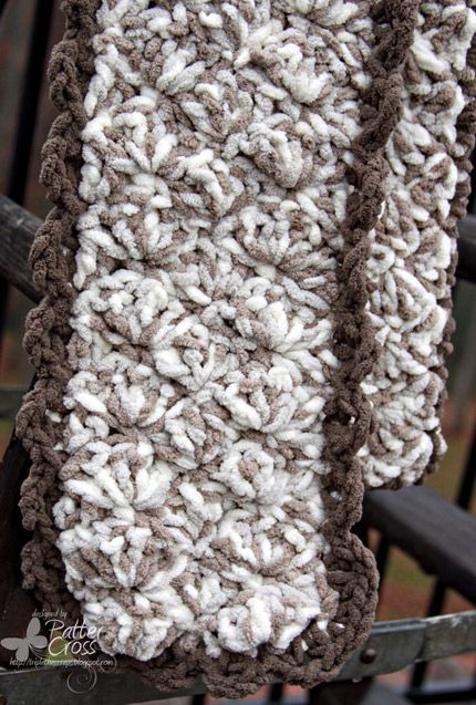 Triple the Scraps: Quick {Crochet} Scarf Quick Crochet Scarf, Crochet Shaw, Bernat Baby Yarn, Quick Christmas Gifts, Bernat Baby Blanket Yarn, Crochet Washcloth Pattern, Yarn Scarf, Bernat Yarn, Bernat Baby Blanket