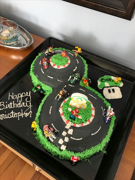 Mario Kart Cupcake Cake, Mario Birthday Cupcake Cake, Mario Kart Birthday Party Cake, Mario Kart Cake Ideas, Mario Kart Cupcakes, Mario Cart Cakes Birthday, Mario Cupcake Cake, Super Mario Kart Cake, Mario Kart Birthday Cake