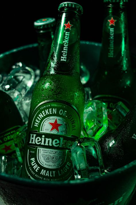 Heineken Beer, Beer Bucket, Beer Photography, Beer Club, Container Bar, Nail Salon Decor, Bar Inspiration, Artsy Photos, Club Poster