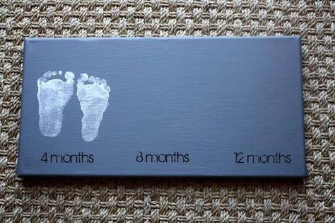 Baby feet canvas Keepsake Ideas, Babies Stuff, Pipe Table, Baby Fotografie, Baby Theme, Foto Baby, Baby Footprints, Baby Tips, Family Keepsakes