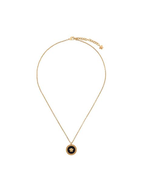 VERSACE VERSACE PENDANT NECKLACE - GOLD. #versace Versace Pendant, Medusa Pendant, Versace Necklace, Necklace Length Chart, Versace Gold, Versace Jewelry, Necklace With Pendant, Detailed Necklace, Green With Envy