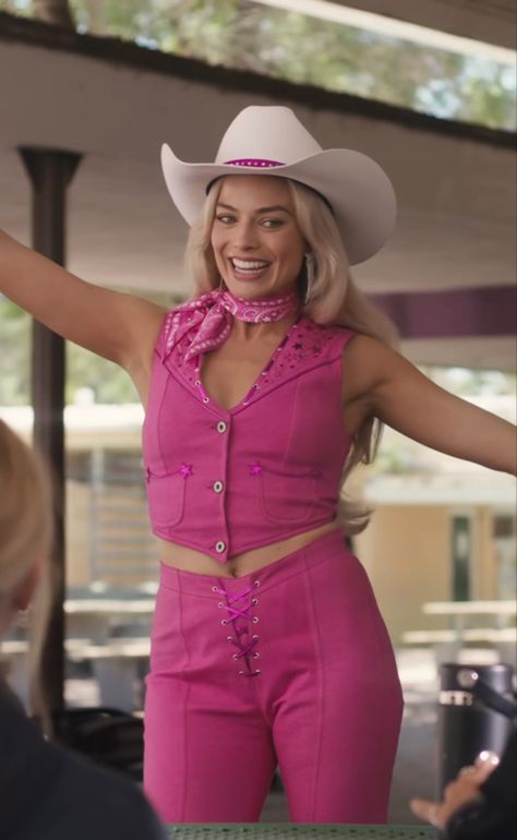 Margot Robbie Outfit, Margot Robbie Movies, Barbie 2023, Historical Clothes, Barbie Halloween, Cowboy Costume, Pink Costume, Barbie Costume, Pink Barbie