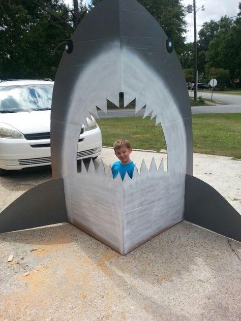 Jaws!!! Cardboard shark. Hubby is awesome! Face In The Hole Board, Shark Photo Prop, Cardboard Shark, Shark Week Party, Shark Tale, Shark Themed Birthday Party, Decoration Vitrine, Ocean Birthday, Pool Party Decorations