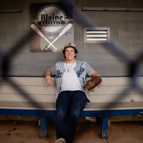 Myles is the kindest soul ever and I am so grateful to have been able to capture his Senior pictures!! We started out at a park that holds a special place in his heart and then we wrapped up at the baseball ⚾️ field, which is such a passion for him! I can't wait to see where life takes him💕 #sarahmariephotographymn #blaineseniorphotographer #blainebaseball #seniorsznmagazine #seniorstyleguide #ssgdebut #seniorMUSE #minneapolisseniorphotographer Baseball Senior Pictures, I Am So Grateful, Senior Pics, A Park, I Can't Wait, So Grateful, Senior Photographers, Baseball Field, Senior Pictures