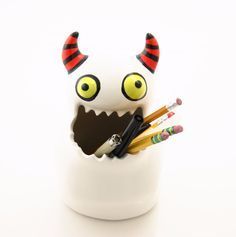 High School Art Worksheets, High School Art Room, Clay Monster, Ceramic Monsters, Ceramic Pinch Pots, Clay Monsters, High School Art Projects, Pen Pot, Kids Clay