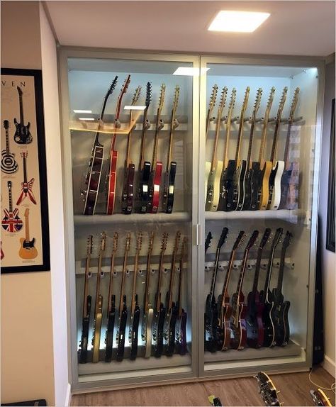 Guitar Storage Cabinet, Music Room Storage, Ruang Studio Musik, Ideas Armario, Music Room Design, Guitar Storage, Guitar Studio, Home Music Rooms, Guitar Display