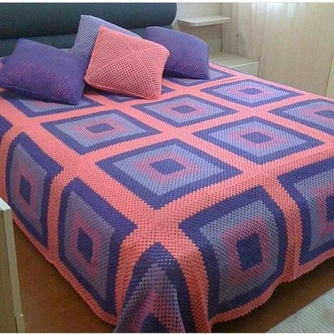 Beau Crochet, Bed Cover Design, Crochet Bedspread Pattern, Crochet Cushion Cover, Handmade Yarn, Crochet Granny Square Blanket, Cushion Cover Designs, Crochet Bedspread, Haken Baby