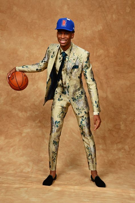 Modest Spring Outfits, Shai Gilgeous Alexander, Velvet Dinner Jacket, Draft Day, Day Fits, Large Dog Clothes, Nba Fashion, Purple Suits, Beige Suits