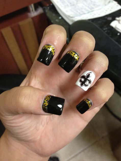 @New Orleans Saints "Who Dat!" Saints Nails, Saints Gear, Sports Nails, Saints Game, Nail Logo, Saints Football, Pointed Nails, Foot Ball, Who Dat