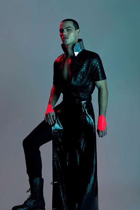 Sci-Fi Sportswear Editorials - The In This Age Bullett Magazine Photoshoot is Futuristic (GALLERY) Sportswear Editorial, Sci Fi Outfit, Punk Girls, Raver Girl, Hussein Chalayan, Sci Fi Fashion, Mens Fashion Editorial, Cyberpunk Fashion, Futuristic Fashion