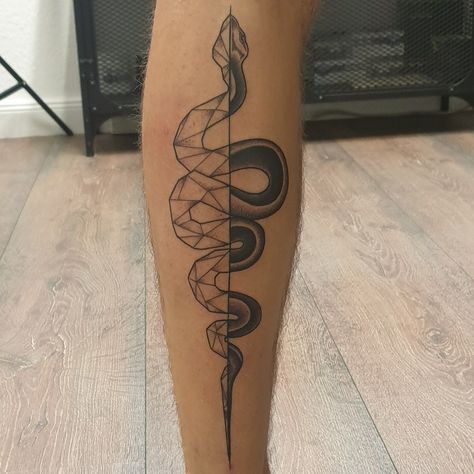 Geometric Snake Tattoo Design, Geometric Snake Tattoo, Shoulder Snake Tattoo, Geometric Snake, T1d Tattoo, Cobra Tattoo, Red Rose Tattoo, Leo Tattoos, Snake Tattoo Design