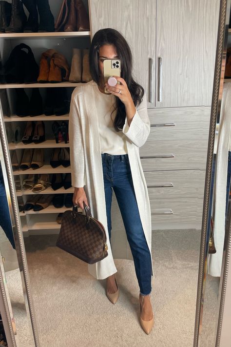 Long Cardigan Outfit Fall Work, Cream Duster Cardigan Outfit, Cream Long Cardigan Outfit, Long Cream Cardigan Outfit, Long White Cardigan Outfit, Long Cardigan Outfit Fall, Tan Cardigan Outfit, Duster Cardigan Outfit, Cream Cardigan Outfit