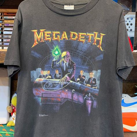 Round Two Vintage NYC on Instagram: “Megadeth World Tour 👽🌍 Available in store today at 12ish! Size L” Band Clothes, Vintage Band T Shirts, Vintage Nyc, Band Outfits, Round Two, Music Tees, Concert Tees, Vintage Band, Nirvana