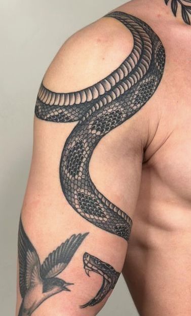 Snake On Shoulder Tattoo, Cobra Back Tattoo, Shoulder Snake Tattoo, Snake Tattoo Shoulder, Snake Shoulder Tattoo, Snake Sleeve Tattoo, Samurai Tattoo Sleeve, Bicep Tattoo Men, Traditional Ideas