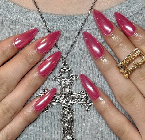 Red And Chrome Nails, Chrome Pink Nails, Red Chrome Nails, Pink Chrome Nails, Trendy Nail Design, Girls Nails, Gel Nail Designs, Latest Trend, Fire Nails