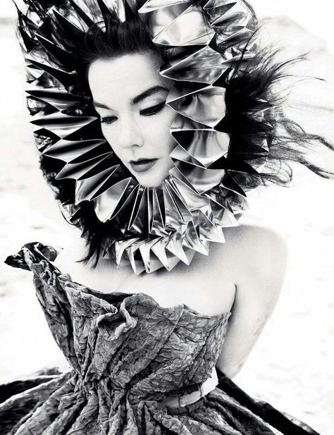 Bjork! Chiara Bautista, Feminist Icons, Oh My Goddess, Beautiful Chaos, Trip Hop, Reykjavik, Dieselpunk, Dandy, White Photography