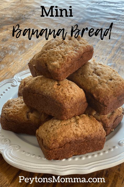 Mini Loaf Pan Banana Bread Recipes, Banana Bread In Mini Loaf Pans, Banana Bread In Small Loaf Pans, Healthy Mini Banana Bread Loaves, Banana Mini Loaf Recipe, Easy Mini Banana Bread Loaves, Mini Loafs Of Banana Bread, Mini Banana Bread Recipe Loaf Pan, Mini Banana Loaves